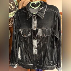 Very J size small zip up snap up velvet like jacket